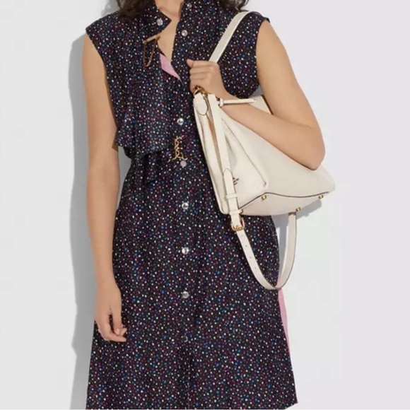 COACH Shay Shoulder Bag color chalk - Picture 3 of 16